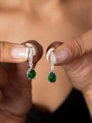 Lodie Silver Srebrne kolczyki-kreole z cyrkoniami rozmiar: onesize. Szare kolczyki Lodie Silver, z cyrkonią, srebrne. Za 114.45 zł.