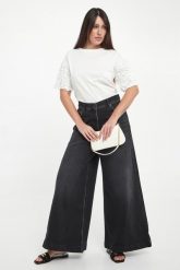 Jeansy damskie TWINSET ACTITUDE. Jeansy Twinset Milano, bez wzorów, z jeansu. Za 909.00 zł.