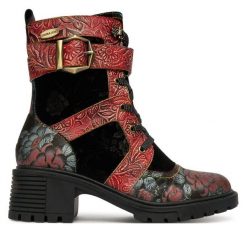 Trzewiki Laura Vita. Czarne botki LAURA VITA, bez wzorów, bez obcasa, na płaskiej podeszwie, bez zapięcia. Za 389.99 zł.