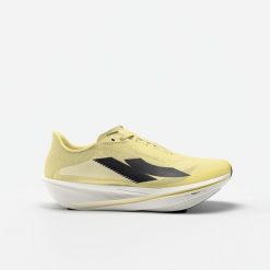 Buty do biegania damskie Kiprun Kipstorm Interval. Czarne buty do biegania KIPRUN, bez wzorów, z materiału, bez zapięcia, do biegania. Za 499.99 zł.