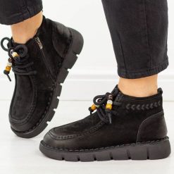 Czarne skórzane botki damskie Cambell 98342. Czarne botki Cambell, bez wzorów, z dzianiny, eleganckie, z okrągłym noskiem, bez obcasa, bez zapięcia. Za 339.00 zł.