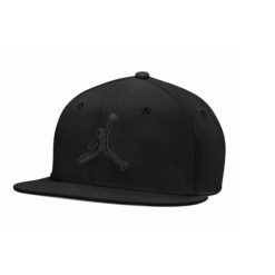 Czapka z daszkiem Air Jordan Jumpman Pro Czarna - FV5296-011. Czarne czapki z daszkiem Jordan, bez wzorów. Za 148.34 zł.