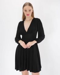 Czarna sukienka mini. Czarne sukienki Unisono, s, bez wzorów, wizytowe, bez kołnierzyka, bez ramiączek, mini, kopertowe. Za 189.00 zł.