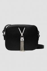 VALENTINO Mała czarna torebka o teksturze skóry z ozdobnym V divina haversack. Czarne listonoszki Valentino by Mario Valentino, bez wzorów, ze skóry, małe, bez dodatków. W wyprzedaży za 191.99 zł.