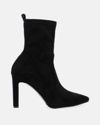 ZAMSZOWE BOTKI NA SZPILCE 2409 STR NERO. Botki Venezia, bez wzorów, z zamszu, bez obcasa, na szpilce, bez zapięcia. Za 529.00 zł.