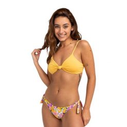 Dół od stroju kąpielowego Billabong Sol Searcher Tanga. Czerwone bikini Billabong, bez wzorów, sportowe. Za 94.99 zł.