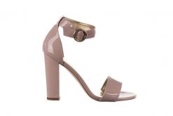 Sandały Bayla-056 8024-430 Beż Lakier, Skóra naturalna - 37. Brązowe sandały Bayla, bez wzorów, z lakierowanej skóry, biznesowe, bez obcasa, na słupku, bez zapięcia. W wyprzedaży za 134.10 zł.