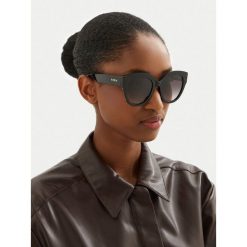 Okulary przeciwsłoneczne Furla. Czarne okulary przeciwsłoneczne Furla, bez wzorów. Za 289.99 zł.