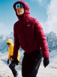 4F Kurtka puchowa trekkingowa z wypełnieniem Primaloft Silver damska - burgundowa S. Czerwone kurtki 4f, s, bez wzorów, z materiału, bez kaptura. Za 499.99 zł.