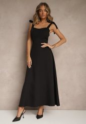 Czarna Sukienka z Wiskozą o Rozkloszowanym Kroju z Wiązaniem Nilafeia. Czarne sukienki Renee, na co dzień, l, bez wzorów, z wiskozy, eleganckie, bez kołnierzyka, bez ramiączek, maxi, kopertowe. W wyprzedaży za 95.99 zł.