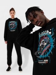 4F Bluza overisze uniseks z nadrukiem 4F x Local Heroes L. Czarne bluzy 4f, l, bez wzorów, sportowe, bez ramiączek, z kapturem. W wyprzedaży za 149.99 zł.
