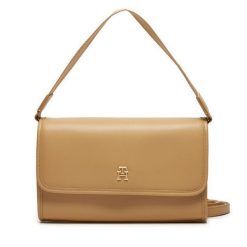 Torebka Tommy Hilfiger. Brązowe torebki klasyczne Tommy Hilfiger, bez wzorów, klasyczne, bez dodatków. Za 389.99 zł.