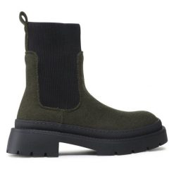 Sztyblety Jenny Fairy. Brązowe botki Jenny Fairy, bez wzorów, bez obcasa, na płaskiej podeszwie, bez zapięcia. Za 139.99 zł.