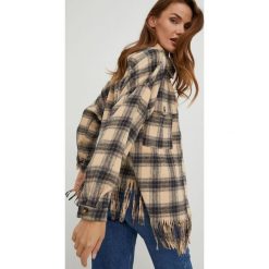 Answear Lab koszula z wełną damska kolor beżowy relaxed z kołnierzykiem klasycznym. Brązowe koszule Answear Lab, l, bez wzorów, z wełny, klasyczne, bez kołnierzyka, bez ramiączek. Za 289.99 zł.