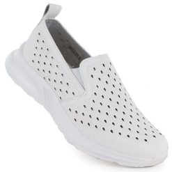 Półbuty damskie wsuwane ażurowe białe NEWS 210. Białe półbuty wsuwane NEWS, w ażurowe wzory, ze skóry ekologicznej, bez obcasa. Za 119.99 zł.