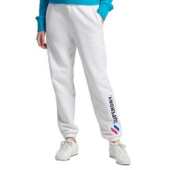 Spodnie turystyczne damskie Superdry Code Applique dresowe. Białe spodnie dresowe Superdry, bez wzorów, z bawełny. Za 172.00 zł.