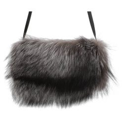 Czarna Elegancka Mufka Luka- Pelli Rękaw Na Dłonie Z Naturalnym Futrem Z Lisa. Czarne kopertówki Luka-Pelli, bez wzorów, eleganckie, na ramię, bez dodatków. Za 399.00 zł.