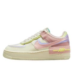 Buty do chodzenia dla dorosłych Nike Air Force 1 Shadow Cashmere. Białe buty do biegania Nike, bez wzorów, z materiału, bez zapięcia, do biegania, Nike Air Force. Za 1,525.93 zł.