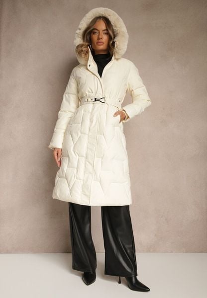 Biała Zimowa Kurtka Pikowana o Długim Fasonie z Kapturem i Paskiem Emereja. Białe kurtki Renee, na zimę, l, bez wzorów, z dzianiny, z kapturem. Za 299.99 zł.