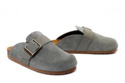 DR. BRINKMANN 600102-07 olive, klapki damskie. Zielone klapki Dr. Brinkmann, bez wzorów, ze skóry, bez obcasa, bez zapięcia. Za 309.90 zł.