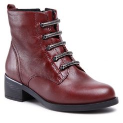 Trzewiki Lasocki. Czerwone botki Lasocki, bez wzorów, bez obcasa, na słupku, bez zapięcia. Za 199.99 zł.