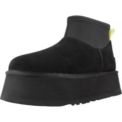Buty do chodzenia dla dorosłych UGG Classic Mini Dipper Boot Chestnut. Czarne buty treningowe UGG, bez wzorów, bez zapięcia, trekkingowe. Za 809.70 zł.