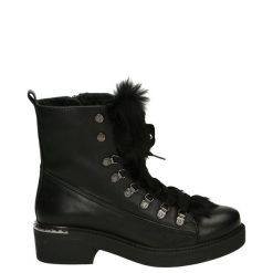 BOTKI Z OZDOBNYM WŁOSIEM 4001 100 BLACK. Czarne botki Venezia, bez wzorów, ze skóry, bez obcasa, bez zapięcia. Za 229.00 zł.