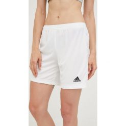Adidas Performance szorty treningowe Entrada 22 damskie kolor biały gładkie high waist. Białe szorty sportowe adidas Performance, bez wzorów, z materiału, z podwyższonym stanem, na fitness i siłownię. W wyprzedaży za 46.99 zł.