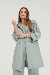 Kurtka parka oliwkowa. Zielone kurtki MOODO, bez wzorów, z poliamidu, bez kaptura. Za 229.99 zł.