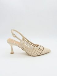 Bellucci Czółenka w kolorze beżowym rozmiar: 39. Brązowe czółenka Bellucci, bez wzorów, klasyczne, bez obcasa, bez zapięcia. Za 121.99 zł.