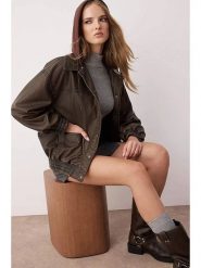 Trendyol Kurtka w kolorze ciemnobrązowym ze skóry syntetycznej rozmiar: M. Brązowe kurtki Trendyol, m, bez wzorów, ze skóry, bez kaptura. Za 195.77 zł.