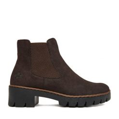 Botki Rieker. Brązowe botki Rieker, bez wzorów, bez obcasa, na płaskiej podeszwie, bez zapięcia. Za 349.99 zł.