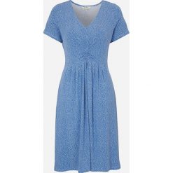 Wzorzysta dżersejowa sukienka z krótkim rękawem. Niebieskie sukienki Cellbes, s, bez wzorów, z dżerseju, eleganckie, bez kołnierzyka, bez ramiączek, mini, dopasowane. Za 209.00 zł.