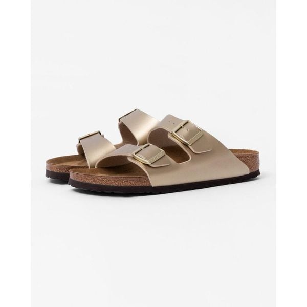 Klapki damskie Birkenstock Arizona BS. Żółte klapki Birkenstock, bez wzorów, z materiału, street, bez obcasa, bez zapięcia. Za 455.00 zł.