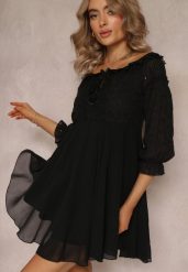 Czarna Sukienka z Rękawami 7/8 i Ozdobną Koronką Cascantha. Czarne sukienki Renee, m, bez wzorów, z koronki, bez kołnierzyka, bez ramiączek, mini. W wyprzedaży za 111.99 zł.