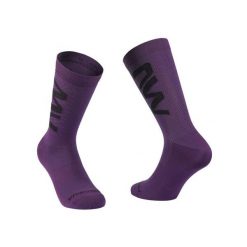 Skarpety rowerowe NORTHWAVE Extreme Air Sock. Fioletowe skarpetki Northwave, bez wzorów. Za 65.00 zł.