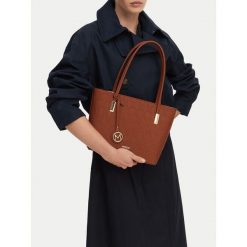 Torebka MEXX. Brązowe torebki klasyczne Mexx, bez wzorów, klasyczne, bez dodatków. Za 119.99 zł.
