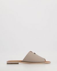 SZARE KLAPKI DAMSKIE SW504 SILV-GREY. Szare klapki Venezia, bez wzorów, ze skóry, bez obcasa, bez zapięcia. Za 159.00 zł.