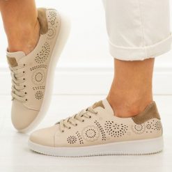 Beżowe skórzane ażurowe półbuty damskie Filippo Dp7681/26. Brązowe półbuty wsuwane Filippo, na jesień, w ażurowe wzory, z jeansu, klasyczne, z okrągłym noskiem, bez obcasa, na koturnie. Za 219.00 zł.