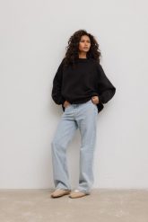 Bluza damska o kroju oversize z HAFTEM w kolorze TOTALLY BLACK - CRAFT. Czarne bluzy bez kaptura Marsala, m, bez wzorów, z bawełny, bez kaptura. Za 349.90 zł.