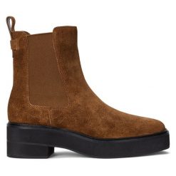 Sztyblety LAUREN RALPH LAUREN. Brązowe botki Lauren Ralph Lauren, bez wzorów, bez obcasa, na płaskiej podeszwie, bez zapięcia. Za 459.99 zł.