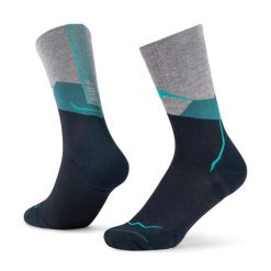 Skarpety turystyczne Buff Merino LIghtweight Crew Sock LWC1. Szare skarpetki Buff, bez wzorów, z elastanu. Za 109.99 zł.