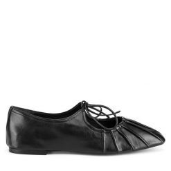 Baleriny GINO ROSSI. Czarne baleriny Gino Rossi, bez wzorów, bez obcasa, bez zapięcia. Za 299.99 zł.