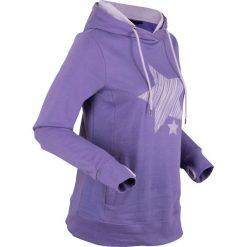 Bluza bawełniana z kapturem i nadrukiem w gwiazdy, długi rękaw bonprix hiacyntowy lila. Bluzy marki bonprix. Za 37.99 zł.