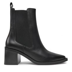 Botki R.Polański. Czarne botki R.Polański, bez wzorów, bez obcasa, na słupku, bez zapięcia. Za 439.99 zł.
