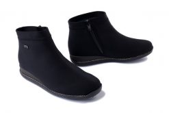 RIEKER 98251-00 TEX black, botki damskie. Czarne botki Rieker, bez wzorów, bez obcasa, bez zapięcia. Za 215.94 zł.