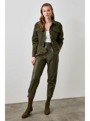 Trendyol Kurtka w kolorze khaki rozmiar: 36. Brązowe kurtki Trendyol, bez wzorów, z bawełny, bez kaptura. Za 73.99 zł.