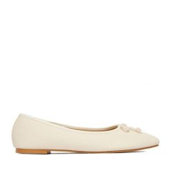 Baleriny JENNY. Białe baleriny Jenny, bez wzorów, bez obcasa, bez zapięcia. Za 59.99 zł.