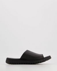 KLASYCZNE KLAPKI D23YT2040-B BLAC. Klapki Venezia, bez wzorów, ze skóry, klasyczne, bez obcasa, bez zapięcia. Za 229.00 zł.