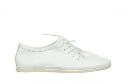 Półbuty Bayla-161 158 706 White 161711, Biały, Skóra naturalna - 38. Białe półbuty wsuwane Bayla, na lato, bez wzorów, z materiału, bez obcasa, na płaskiej podeszwie. W wyprzedaży za 179.10 zł.